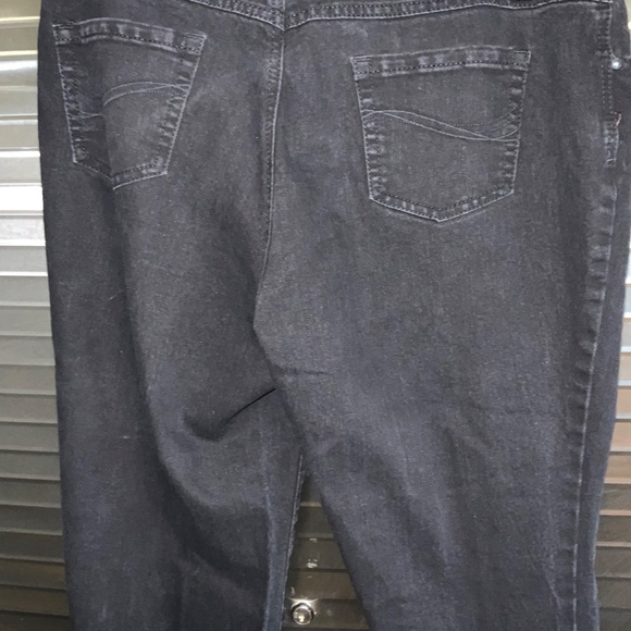 Charter Club jeans - Picture 3 of 4